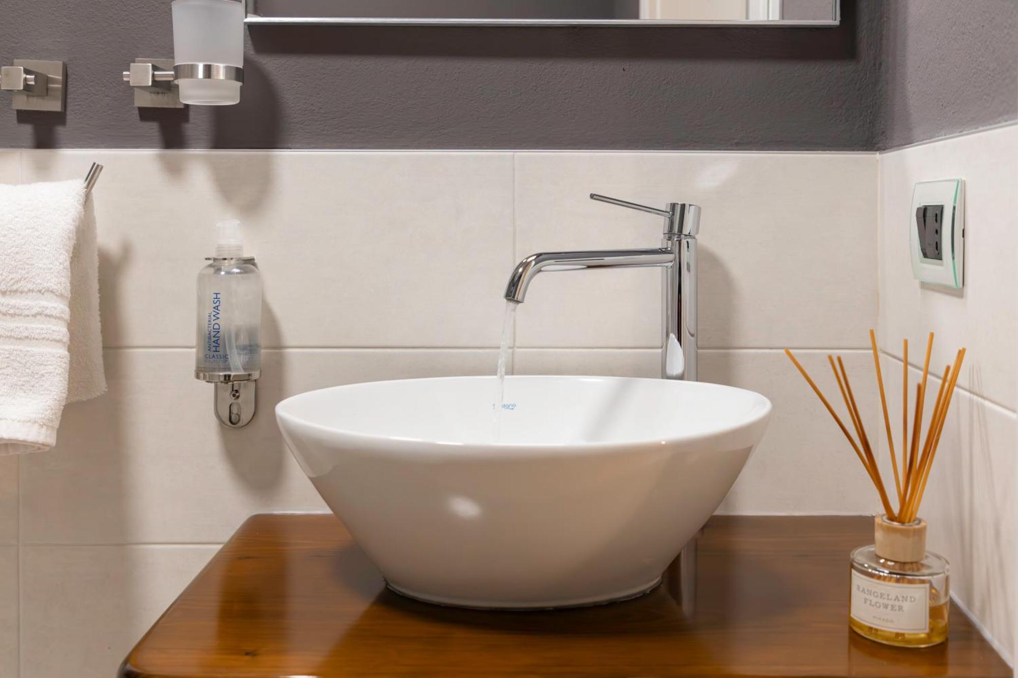 Cagliari Old Town B&B Bagian luar foto