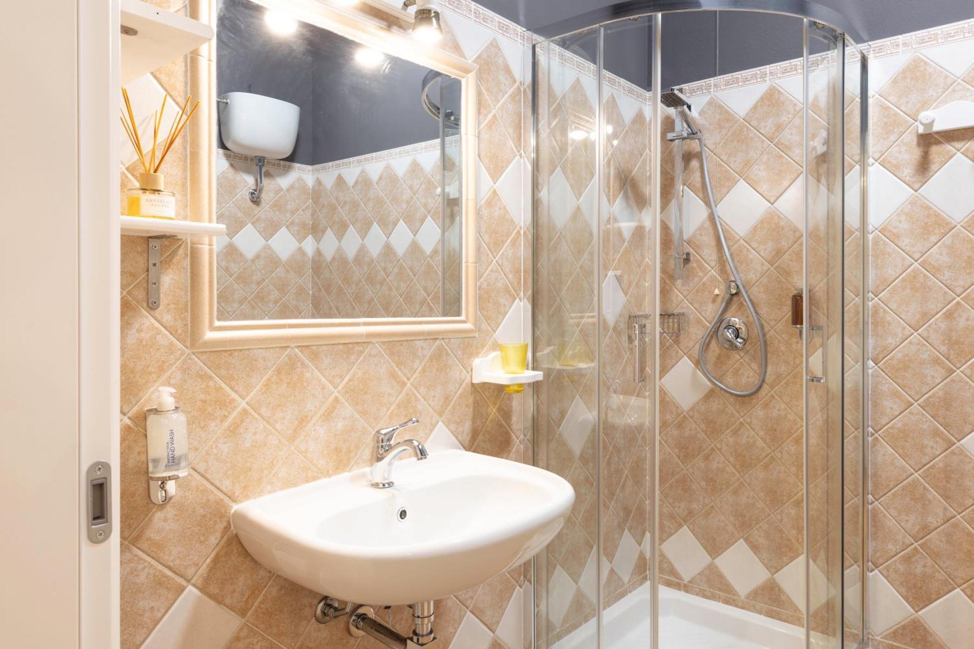 Cagliari Old Town B&B Bagian luar foto