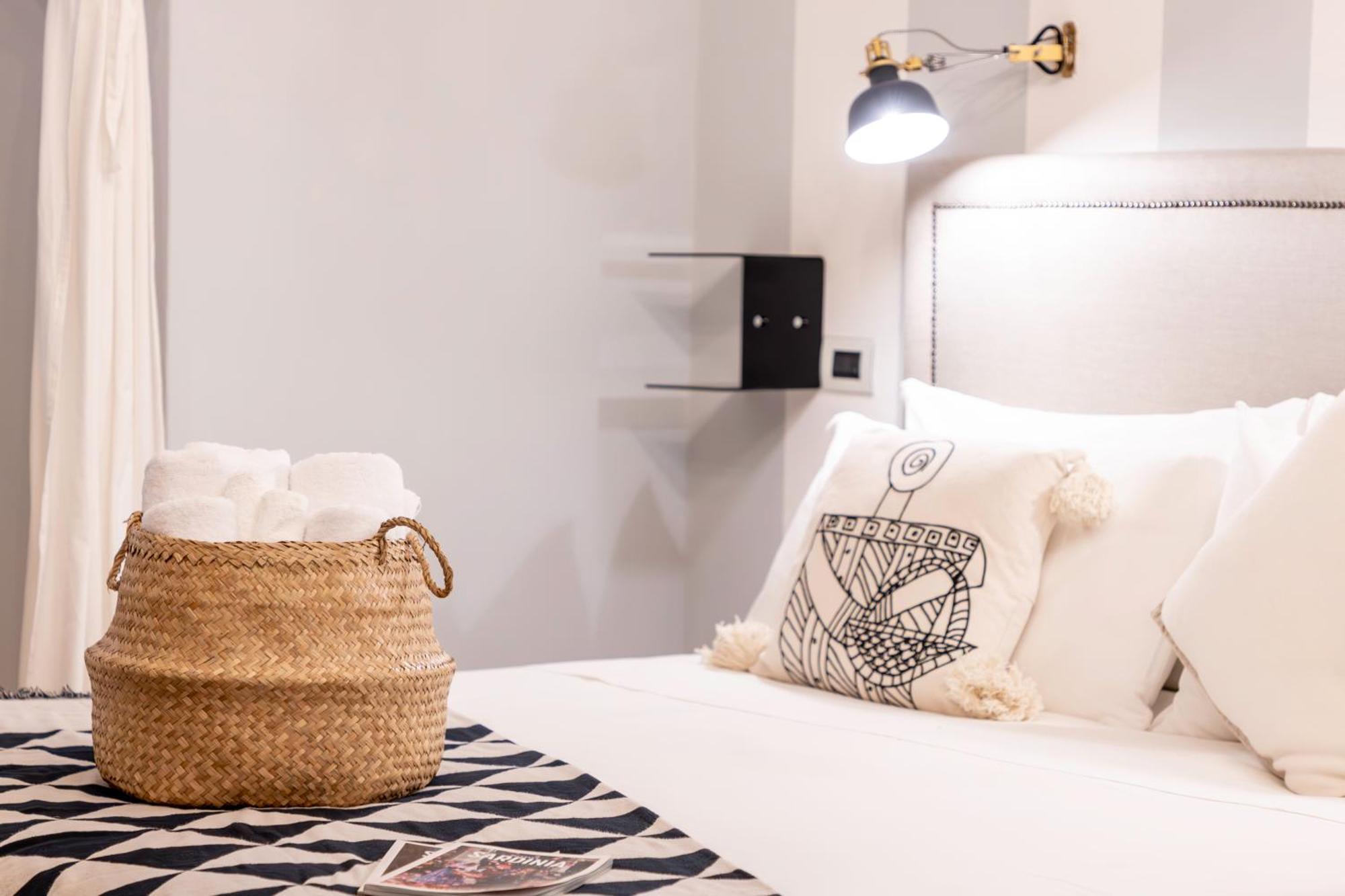 Cagliari Old Town B&B Bagian luar foto