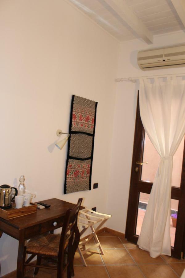 Cagliari Old Town B&B Bagian luar foto
